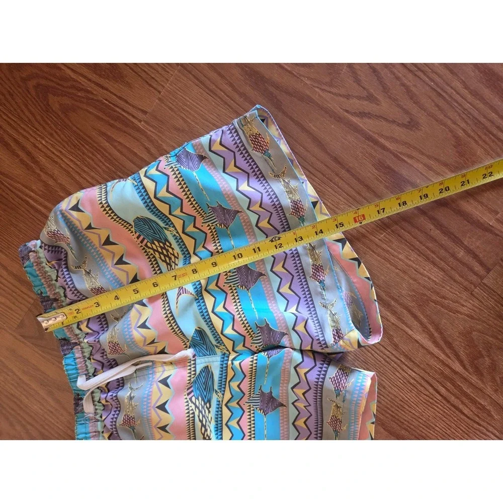 Chubbies Mens Swim Trunks Large Geometric Stingray Fish Print 5.5 Inseam Blue